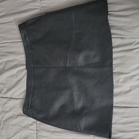 Faux leather skirt - Picture 4 of 4